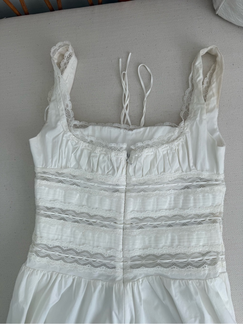 House of CB White Lace-Trim Sleeveless Dress - Picture 9 of 14